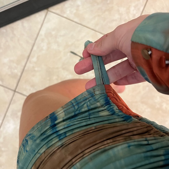 FASHIONNOVA DROP LOW DRESS WITH FLATTERING LOWER HALF (side strings as pictured) - Picture 6 of 7